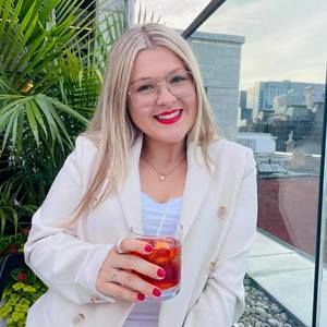 Meet your Posher, Julie